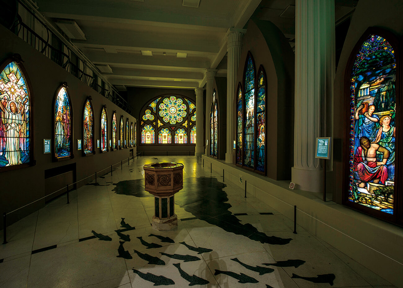 旧北海道拓殖銀行小樽支店の内観